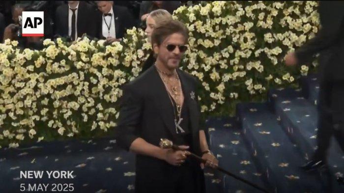 Shah Rukh Khan di Met Gala 2025