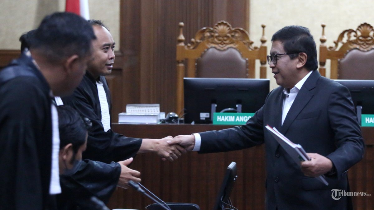 SIDANG EKSEPSI HASTO - Terdakwa kasus suap dan perintangan penyidikan perkara korupsi tersangka Harun Masiku pada rentang waktu 2019-2024 Hasto Kristiyanto menjalani sidang lanjutan di Pengadilan Tipikor, Jakarta, Jumat (21/3/2025). Sidang tersebut beragendakan pembacaan eksepsi atau nota keberatan oleh terdakwa. TRIBUNNEWS/IRWAN RISMAWAN