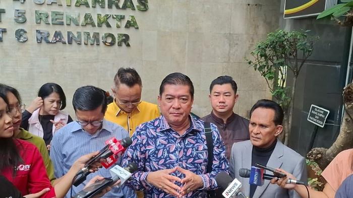 IJAZAH PALSU - Relawan Jokowi yang juga Ketua Umum Solidaritas Merah Putih (Solmet) Silfester Matutina meyakini tidak lama lagi penyidik Polda Metro Jaya akan menetapkan tersangka kasus ijazah palsu Presiden ke-7 RI Joko Widodo di Mapolda Metro Jaya, Jakarta Selatan, Kamis (24/7/2025).