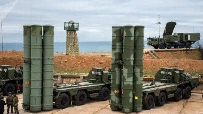 Sistem pertahanan udara S-400 Triumf buatan Rusia