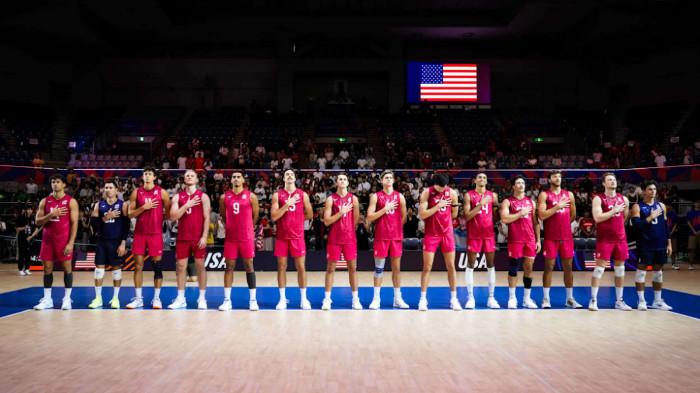AMERIKA SERIKAT VNL - Skuad Amerika Serikat saat melawan Argentina di VNL 2025 bertempat di Chiba Port Arena, Chiba, Jepang, Jumat (18/7/2025).