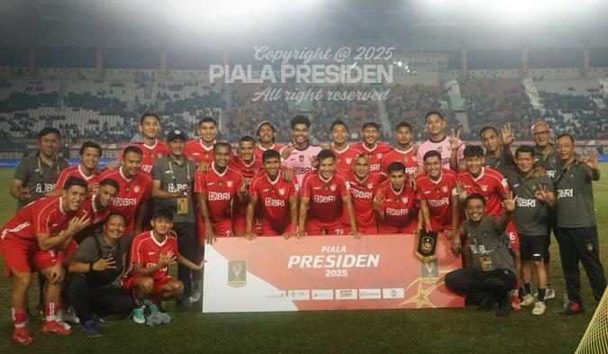INDONESIA ALL STAR - Skuad Liga Indonesia All Star saat melawan Dewa United pada perebutan juara ketiga Piala Presiden 2025 di Stadion Si Jalak Harupat, pada Sabtu (12/7/2025) malam WIB.