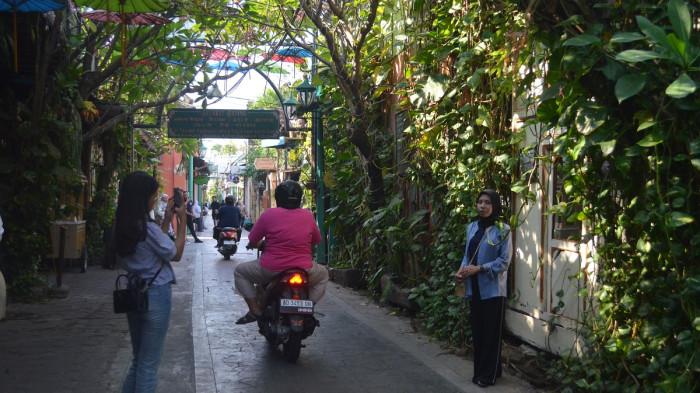 BATIK KAUMAN SOLO - Suasana di dalam Kampung Wisata Batik Kauman pada Selasa, (22/7/2025). (Foto: Mg Rohmah Tri Nosita/Pasar Triwindu Solo).