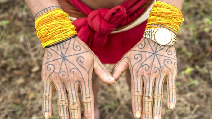 Jejak Titi Mentawai, Tradisi Tato Tubuh yang Lahir dari Alam Indonesia