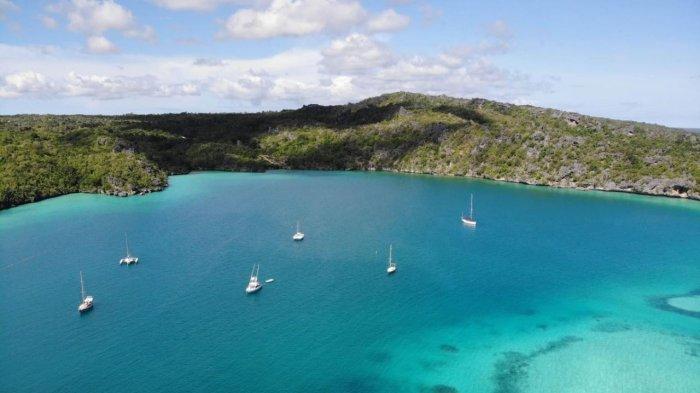 TELAGA NIRWANA - Telaga Nirwana, destinasi wisata di Desa Wisata Oeseli, Kabupaten Rote Ndao, Nusa Tenggara Timur. 