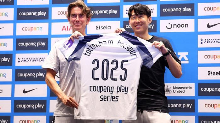 Thomas Frank dan Son Heung-min dalam sesi konferensi pers.