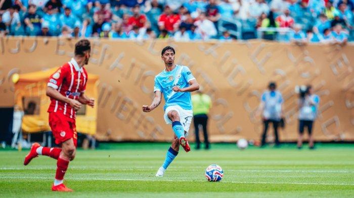 DEBUT REIJNDERS - Pemain keturunan Indonesia, Tijjani Reijnders ketika melakoni debut bersama Manchester City dalam pertandingan menghadapi Wydad AC dalam turnamen Piala Dunia Antarklub 2025 di Lincoln Financial Field, Rabu (18/6/2025). (Website City - 19/6/2025)