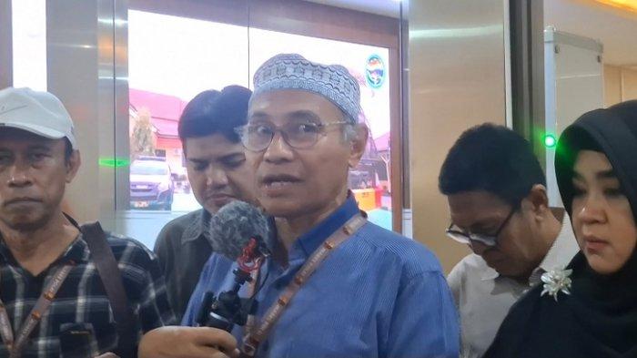 KASUS IJAZAH JOKOWI - Tim Pembela Ulama dan Aktivis (TPUA) menyerahkan bukti tambahan ke Biro Wassidik Bareskrim Polri untuk menguatkan gelar perkara khusus pada Senin (14/7/2025). Ada tiga bukti yang diserahkan dengan harapan agar laporan naik ke penyidikan.