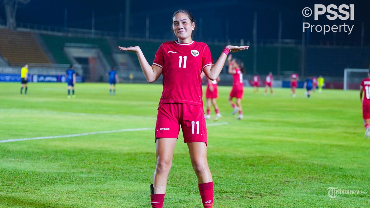 Pesepak bola Timnas Putri Indonesia Sydney Sari Hooper saat melawan Timnas Putri Kamboja dalam babak final Piala AFF 2024 Putri di di New Laos National Stadium, Vientiane, Laos, Kamis (5/12/2024). Timnas Putri Indonesia menjadi juara Piala AFF 2024 Putri setelah menang atas Timnas Putri Kamboja dengan skor 3-1. TRIBUNNEWS/HO/PSSI