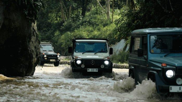 JELAJAH SUMATERA - Aktivitas long touring tahunan Komunitas otomotif Mercedes Jip Indonesia (MJI) bulan Juni 2025 diikuti 52 peserta mengusung tema 'Meneroka Swarnadwipa' atau bermakna Jelajah Sumatera melintasi wilayah Samosir, Bukittinggi dan Pekanbaru.