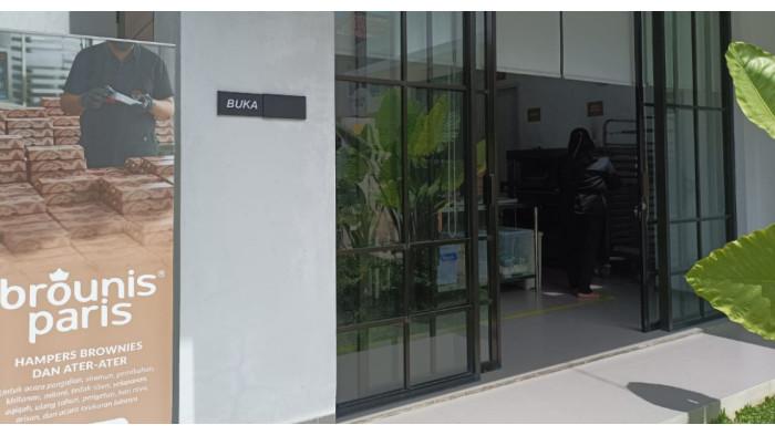 UMKM Brounis Paris - Suasana dapur UMKM Brounis Paris di Diro RT 57, Kalurahan Pendowoharjo, Kapanewon Sewon, Kabupaten Bantul, Daerah Istimewa Yogyakarta, Sabtu (19/4/2025). UMKM Brounis Paris meraih juara 1 UMKM dengan 5R Terbaik kategori Kuliner Kerajinan A dari Yayasan ASTRA – Yayasan Dharma Bhakti Astra tahun 2025