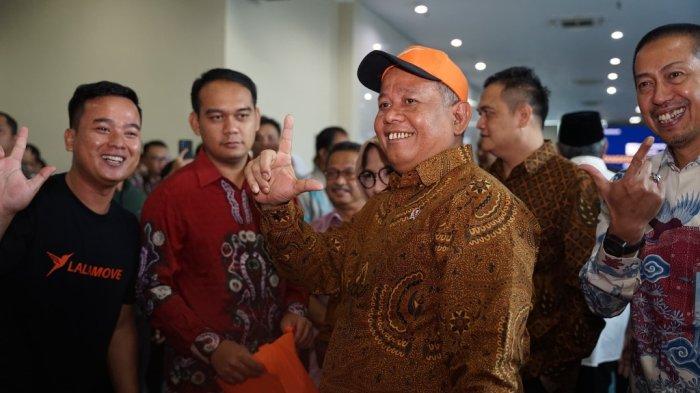 Wakil Menteri Usaha Mikro Kecil dan Menengah (UMKM), Helvi Yuni Moraza, membuka Kick-off Entrepreneur Hub Finance Tangerang Raya 2025 di Kota Tangerang Selatan, Banten, Kamis (22/5/2025). Ia mengapresiasi sinergi berbagai pihak dalam kegiatan tersebut yang dinilai mampu memperkuat ekosistem wirausaha, terutama bagi UMKM.