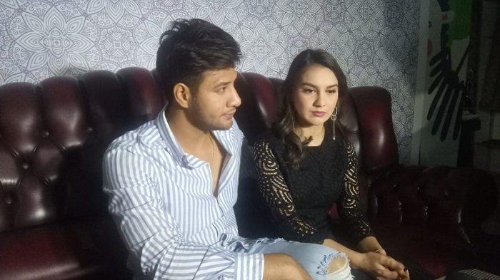 Ammar Zoni dan Irish Bella di kawasan Cimanggis, Depok, Jawa Barat., Minggu (13/1/2019).