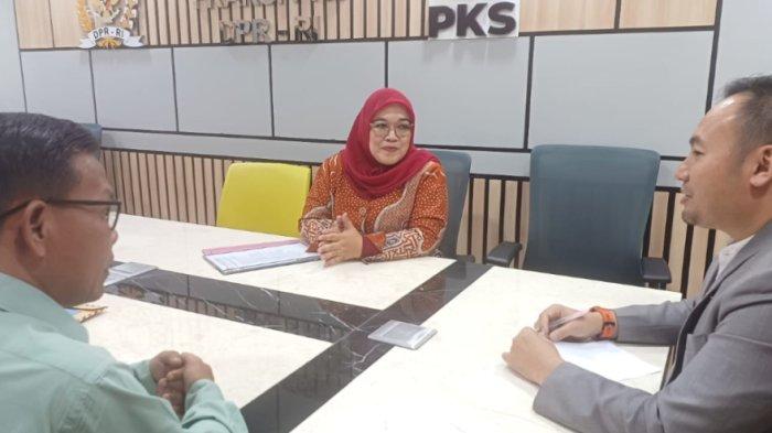 STANDAR GAJI PPPK - Anggota Komisi 2 DPR RI Fraksi PKS, Rahmat Saleh, Selasa (11/2/2025), di Fraksi PKS, DPR RI menerima aspirasi tenaga honorer R2 dan R3 Sumatera Selatan terkait seleksi Pegawai Pemerintah dengan Perjanjian Kerja (PPPK).