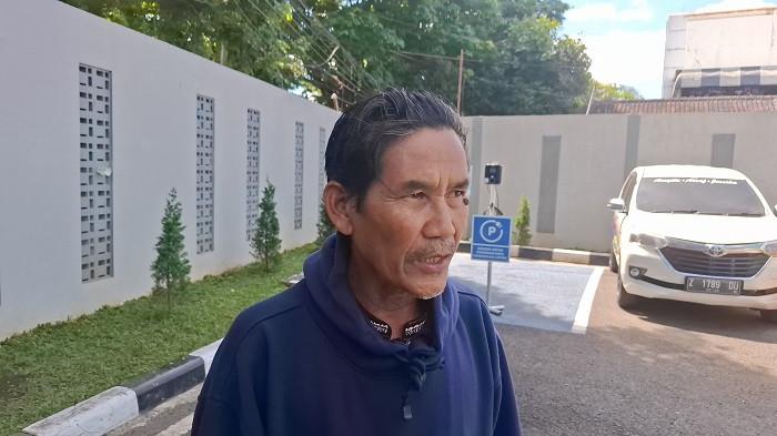 Niat Bertemu Dedi Mulyadi Pupus, Ate Kini Malah Temani Sang Istri yang Dirawat di Rumah Sakit