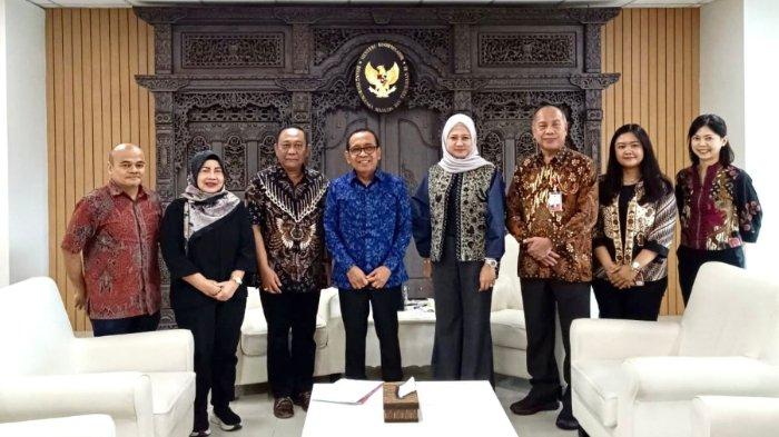 AUDIENSI DENGAN PEMERINTAH - Perwakilan Organisasi Fakta saat melakukan audiensi dengan Kementerian Koordinator Pembangunan Manusia dan Kebudayaan (Kemenko PMK), Kamis (20/5/2025). Fakta mendorong pemerintah segera menerapkan cukai terhadap minuman berpemanis dalam kemasan (MBDK).