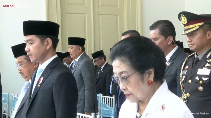 HARI PANCASILA - Presiden RI Prabowo Subianto bersama Wakil Presiden RI Gibran Rakabuming Raka dan Presiden ke-5 RI Megawati Soekarnoputri menghadiri peringatan Hari Lahir Pancasila yang digelar di Kantor Kementerian Luar Negeri RI (Kemlu), Senin (2/6/2025). /Youtube: Sekretariat Presiden