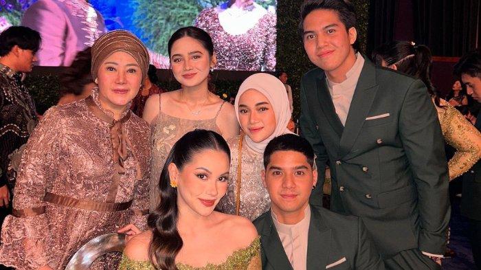 Diandra Marsha berfoto bersama El Rumi dan Syifa Hadju