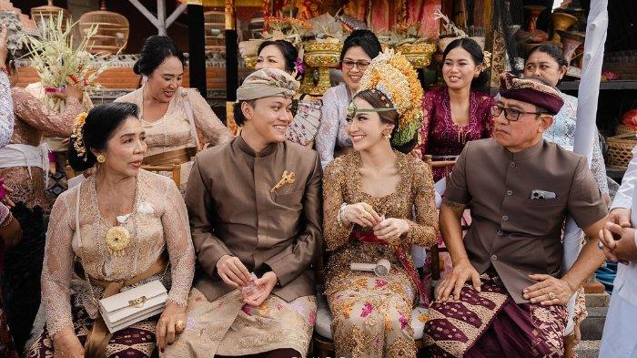 Duduk bareng keluarga