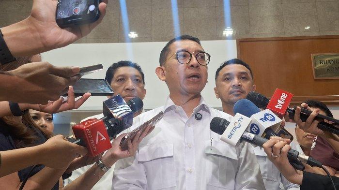 FADLI ZON - Menteri Kebudayaan (Menbud), Fadli Zon, saat ditemui di kompleks parlemen, Senayan, Jakarta, Senin (26/5/2025).