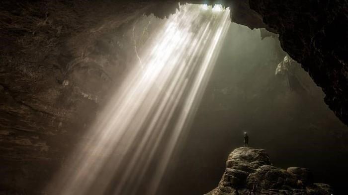 Goa Jomblang: Pesona Alam Indonesia Sekaligus Belajar Soal Karst