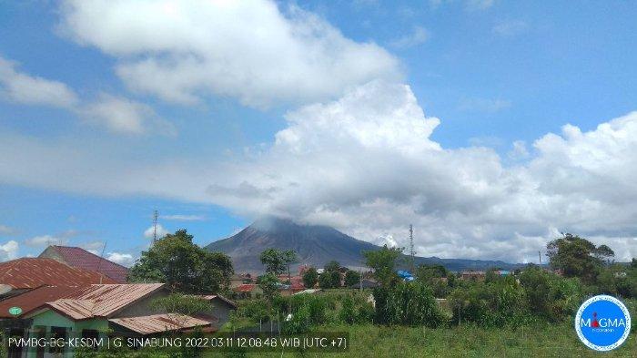 Gunung Sinabung, Jumat (11/3/2022)