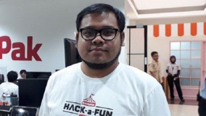 TERSANGKA KORUPSI CHROMEBOOK - Eks VP Bukalapak, Ibrahim Arief, ditetapkan menjadi tersangka kasus dugaan korupsi Chromebook di Kemendikbudristek periode 2019-2022, Selasa (15/7/2025).Keempat tersangka disebutkan telah bersekongkol dan melakukan pemufakatan jahat untuk melakukan pengadaan laptop berbasis Chromebook.
