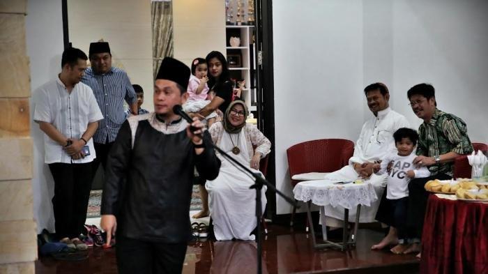 Syahrul Yasin Limpo saat menjabat sebagai Gubernur Sulsel, bersama keluarga menggelar buka puasa bersama di rumah kediaman orang tua Syahrul, Alm H Yasin Limpo-Hj Nurhayati di Jl Haji Bau, Senin (6/6/2016).