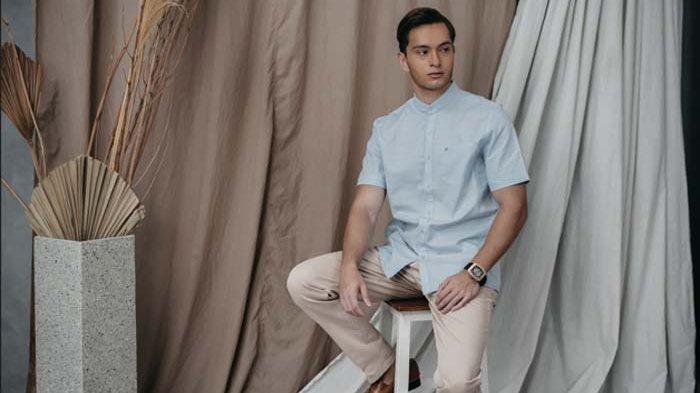 WARNA SAGE. - Warna sage memberikan nuansa sejuk yang menenangkan bagi si pemakai baju koko untuk lebaran 2025.