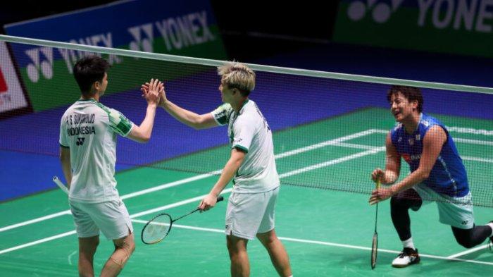 Selebrasi dari 'The Minions' Marcus Gideon/Kevin Sanjaya setelah mengalahkan Akira Koga/Taichi Saito di babak 16 besar All England 2022 hari Kamis (17/3/2022). Hasil itu membuat wakil Indonesia sektor ganda putra itu berhasil melenggang ke babak perempat final All England 2022.