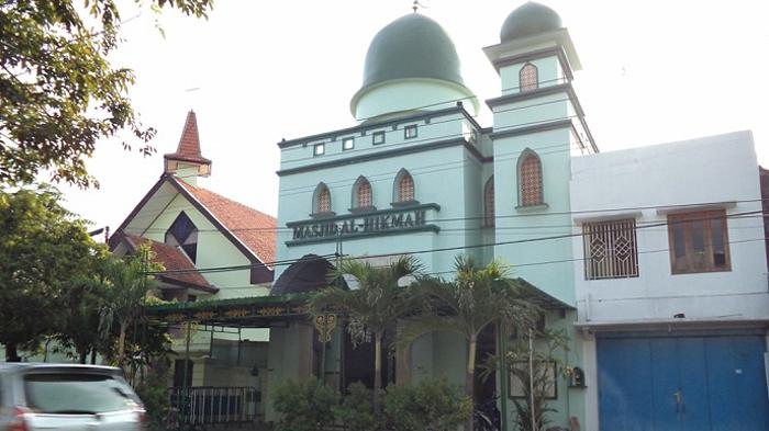 Toleransi Sebenarnya Ada di Masjid dan Gereja yang Berdampingan Ini