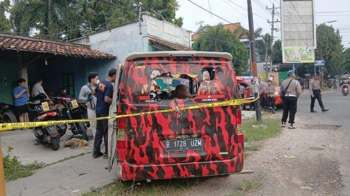 Kondisi mobil doreng milik ormas Pemuda Pancasila yang rusak, Selasa (14/1/2025).