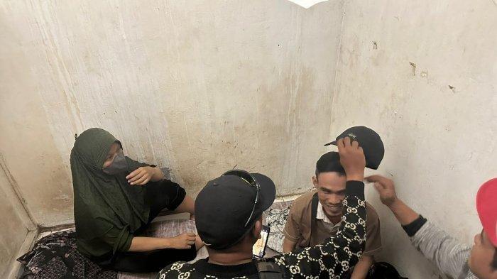 Fakta-fakta soal kasus orang tua telantarkan jasad bayi 5 bulan di RS Sumber Waras, Grogol Petamburan, Jakarta Barat. H sang ayah masih bisa tersenyum saat ditangkap polisi pada Minggu (12/1/2025) malam.