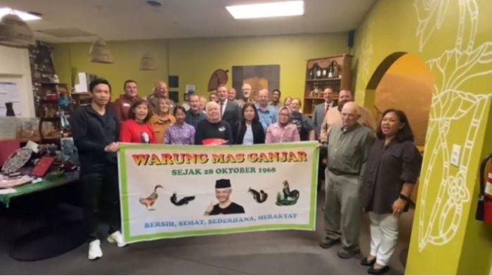 Pendukung Ganjar Pranowo di AS saat mensosialisasikan Warung Mas Ganjar di Indiana dan New York secara serentak