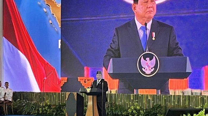 PERESMIAN DANANTARA - Presiden Prabowo Subianto meresmikan lembaga Daya Anagata Nusantara (Danantara) di Lapangan Tengah, Istana Kepresidenan, Jakarta, pada Senin (24/2/2025).