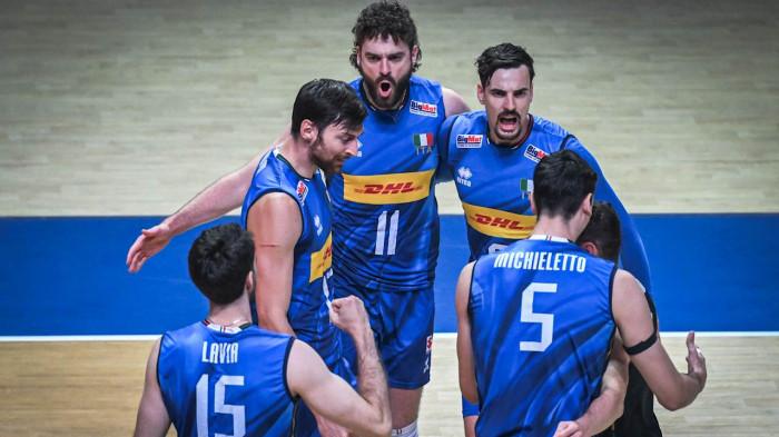 SELEBRASI - Pevoli Italia melakukan selebrasi setelah mendapatkan poin saat melawan Kuba di perempat final VNL 2025 Putra di Beilun Sports and Art Centre, China, Rabu (30/7/2025). Foto diambil dari website resmi Vollyball World pada Rabu, 30 Juli 2025.