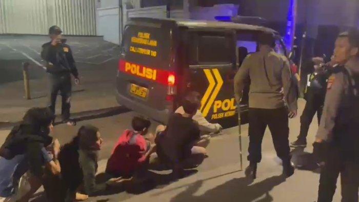 Polisi Tangkap 5 Pemuda Mencurigakan Diduga Hendak Tawuran di Kebayoran Lama