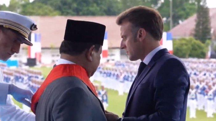 Dalam foto: Presiden RI Prabowo Subianto menerima tanda jasa Legion of Honour atau Légion d’Honneur dari Presiden Prancis Emmanuel Macron di Akademi Militer, Magelang, Kamis (29/5/2025).