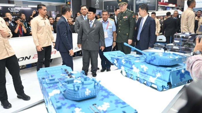 INDO DEFENCE 2025 - Presiden Prabowo Subianto resmi membuka event pameran industri pertahanan Indo Defence 2024 Expo dan Forum di Jakarta International Expo (JIExpo) Kemayoran, Jakarta Pusat, Rabu (11/6/2025).