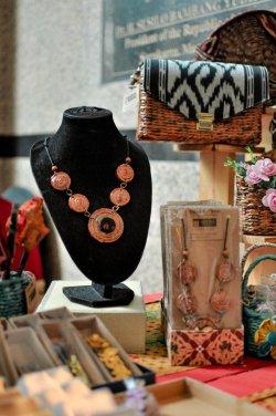 Produk Setyo Handmade di lobi The Royal Surakarta Heritage