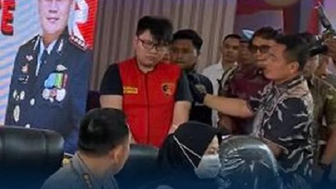 Ronald Tannur saat menjadi tersangka penganiayaan terhadap kekasihnya, Dini Sera Afrianti (29) di Blackhole KTV Surabaya.