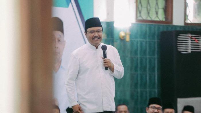 SAFARI RAMADAN KEMENSOS - Menteri Sosial Saifullah Yusuf (Gus Ipul) saat melaksanakan Safari Ramadan di Masjid Agung Al Jali, Nganjuk, Jawa Timur, pada Minggu (9/3/2025). Gus Ipul menegaskan bahwa bantuan sosial tidak boleh menjadi ketergantungan, melainkan harus menjadi batu loncatan menuju kesejahteraan yang lebih baik.