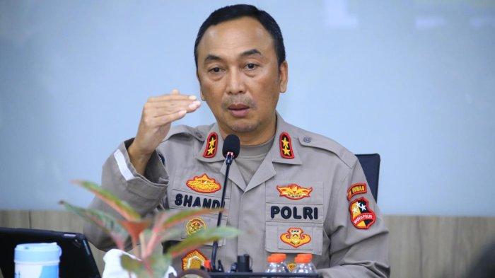 MUTASI POLRI - Kadiv Humas Polri, Irjen Pol Sandi Nugroho. Polri lakukan mutasi besar-besaran sebanyak 1.255 personel, di antaranya 10 kapolda berganti, 57 Polwan naik pangkat dan 10 Polwan jadi Kapolres.