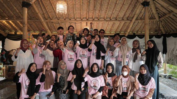 Sukarelawan Srikandi Ganjar Gelar Pelatihan Vokal untuk Asah Bakat Milenial di Cirebon