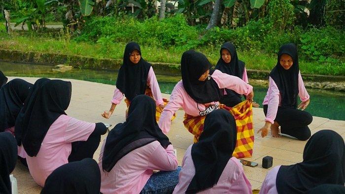 Relawan Srikandi Ganjar Ajak Perempuan Milenial Lestarikan Budaya Lewat Tari Bosara