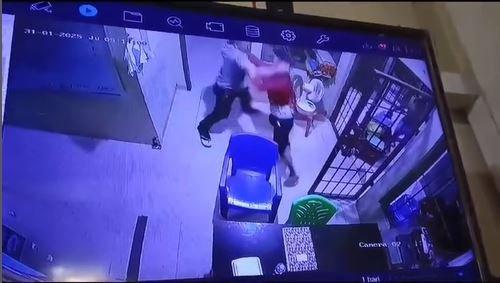 TAHANAN KABUR - Tangkapan layar unggahan akun Instagram @infolokerpalu menunjukkan detik-detik tujuh tahanan kabur dari sel Polres Parigi Moutong, Sulawesi Tengah, Jumat, 31 Januari 2025. Tujuh narapidana yang sempat kabur berhasil dijebloskan kembali ke penjara.