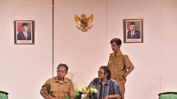 Teater Sastra UI Gelar 'Komedi Lurah Koplak', Potret Terkini Demokrasi Indonesia