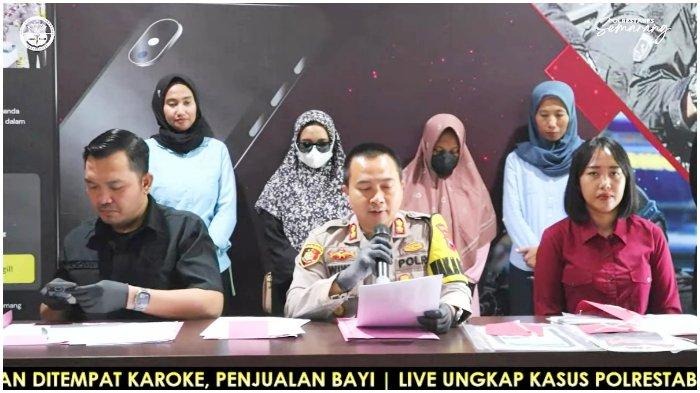 Wakapolrestabes Semarang AKBP Wiwit Ari Wibisono saat menjelaskan kasus jual beli bayi.
