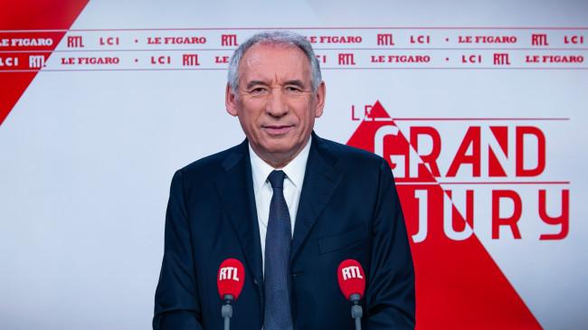 PM Prancis Francois Bayrou Digulingkan, Presiden Macron Cari Penggantinya