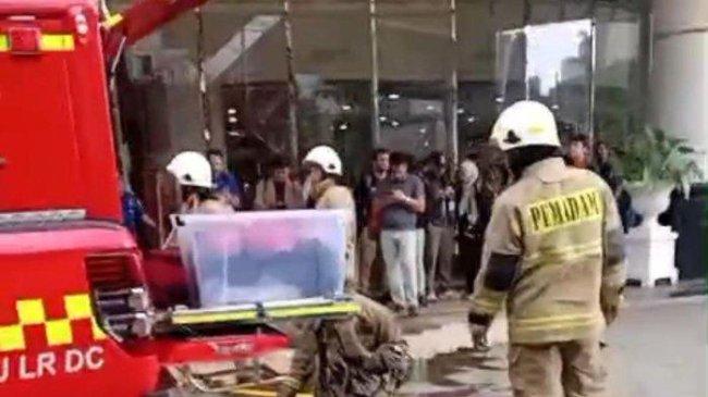Gedung Pasaraya Blok M Jakarta Selatan Kebakaran, Tujuh Unit Mobil Pemadam Dikerahkan